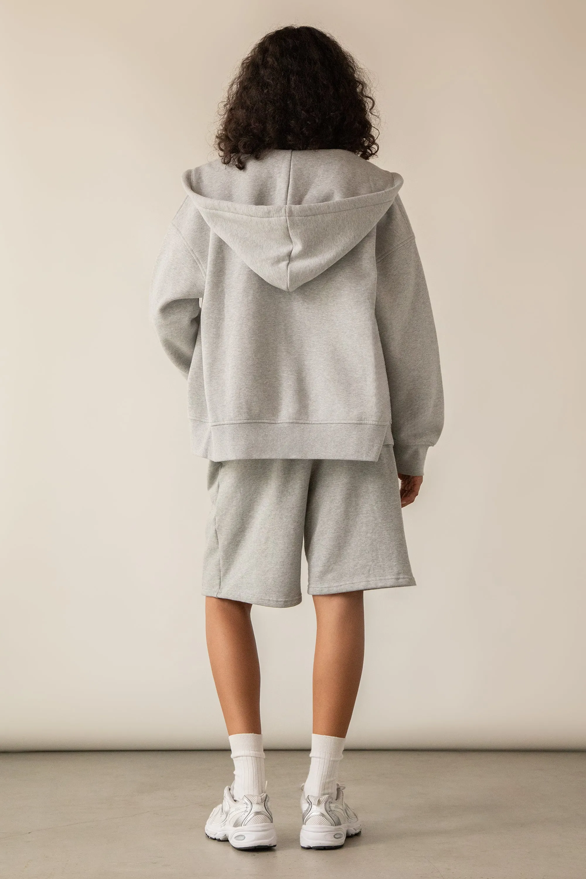 OVERSIZED ZIP-UP HOODIE